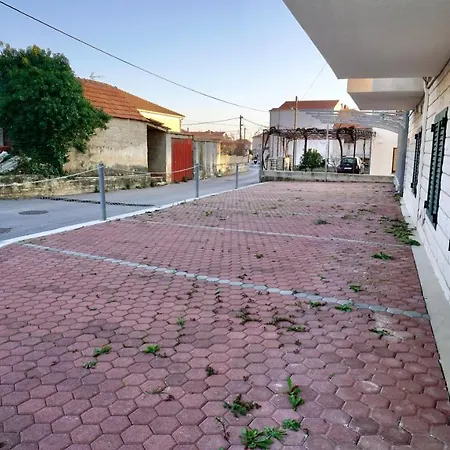Apartment Betanija *