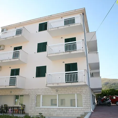 Apartment Betanija *